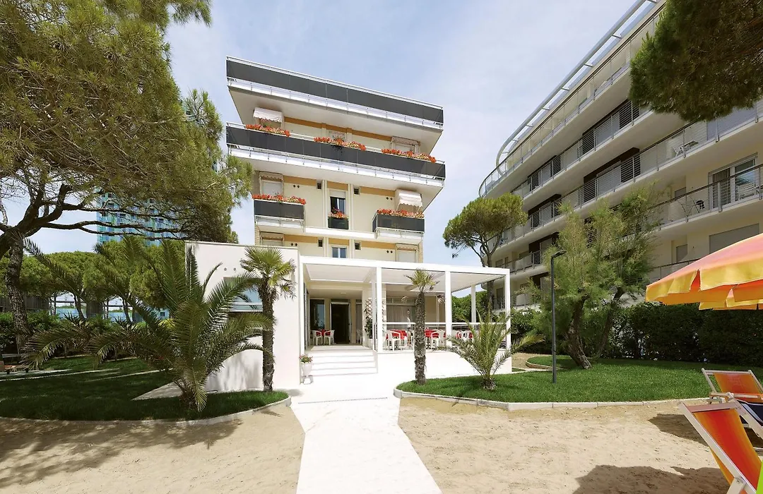 Hotel Bertha Fronte Mare-1